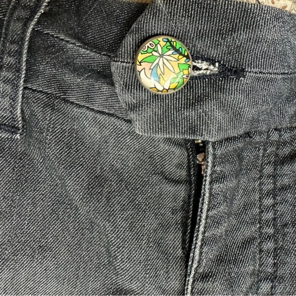 Vintage One 5 One WOMENS Denim Bermuda Shorts Fun‎ Stitching and Buttons Size 10